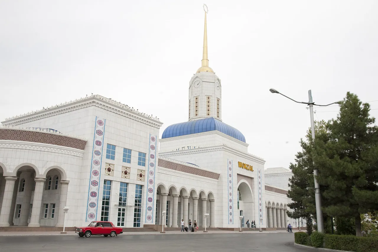 2. Neutrality Monument: The Icon of Turkmenistan