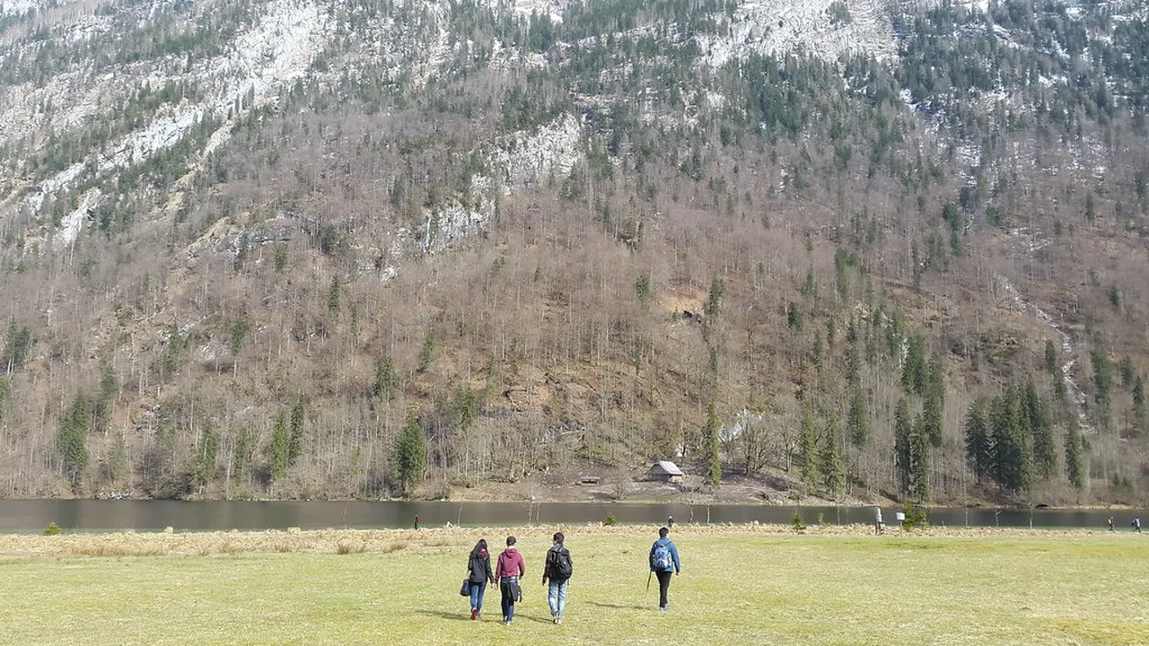 5. Enjoying the Scenic Drive on the Berchtesgadener Alpenstraße