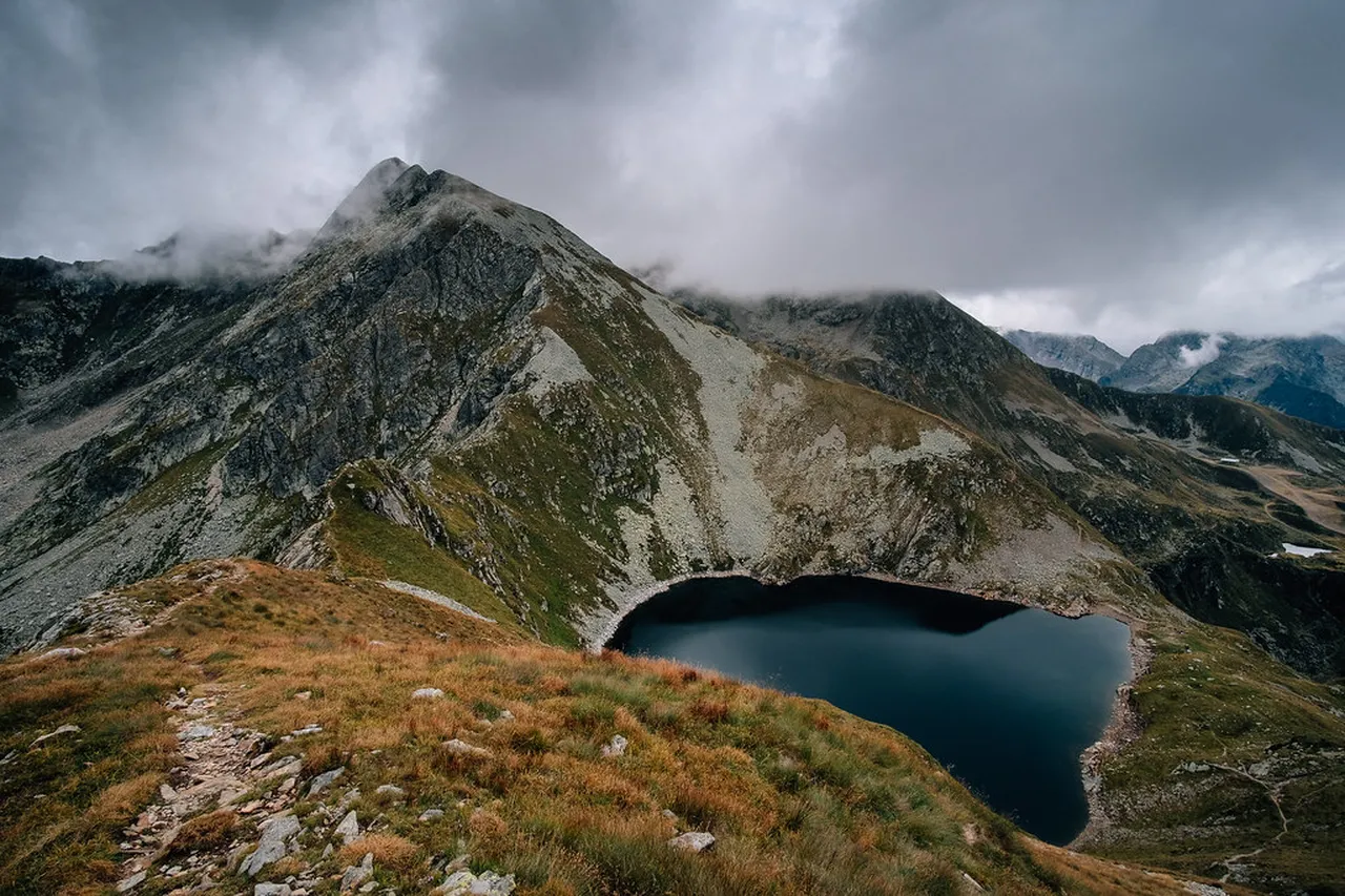 2. Enjoy Scenic Views from the San Vigilio Hill