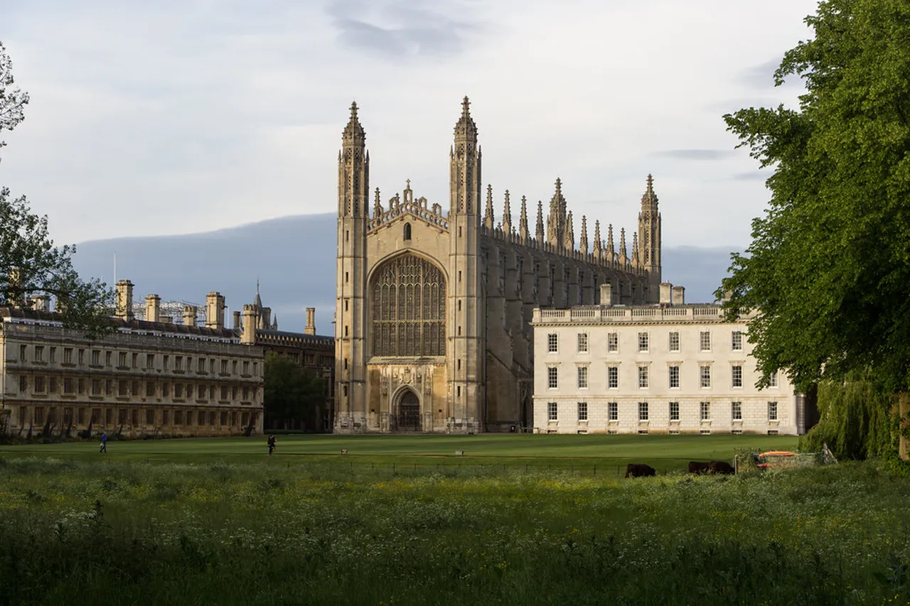 4. Enjoy a Scenic Bike Ride through Cambridge’s Beautiful Parks