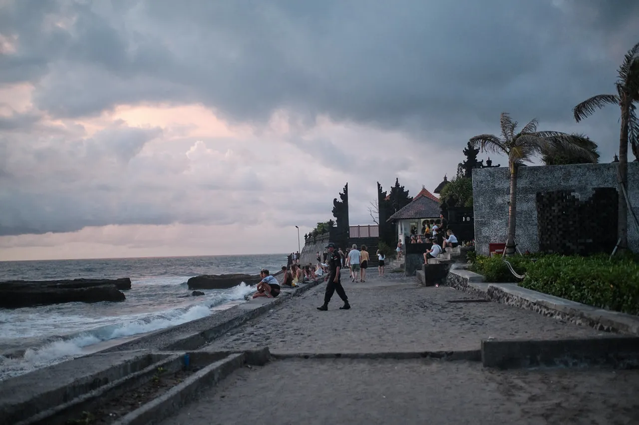 5. Beach Clubs and Parties: Experience the Nightlife