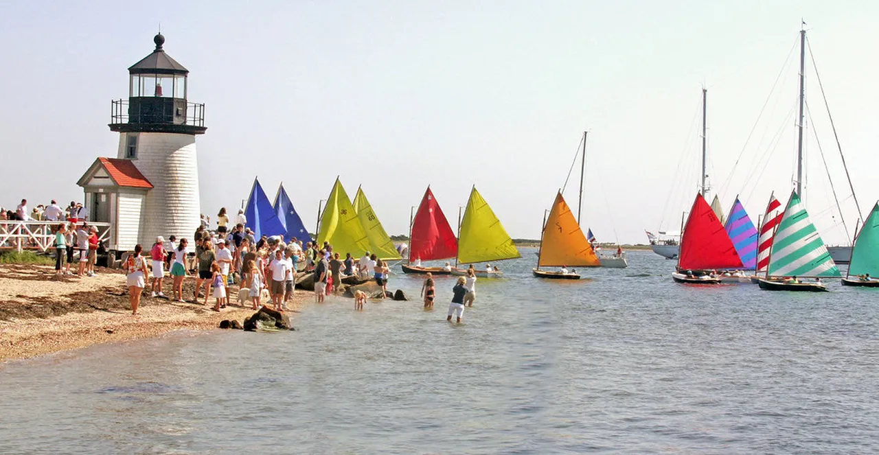 1. Experience the Thrilling Beach Parties Along the Coast