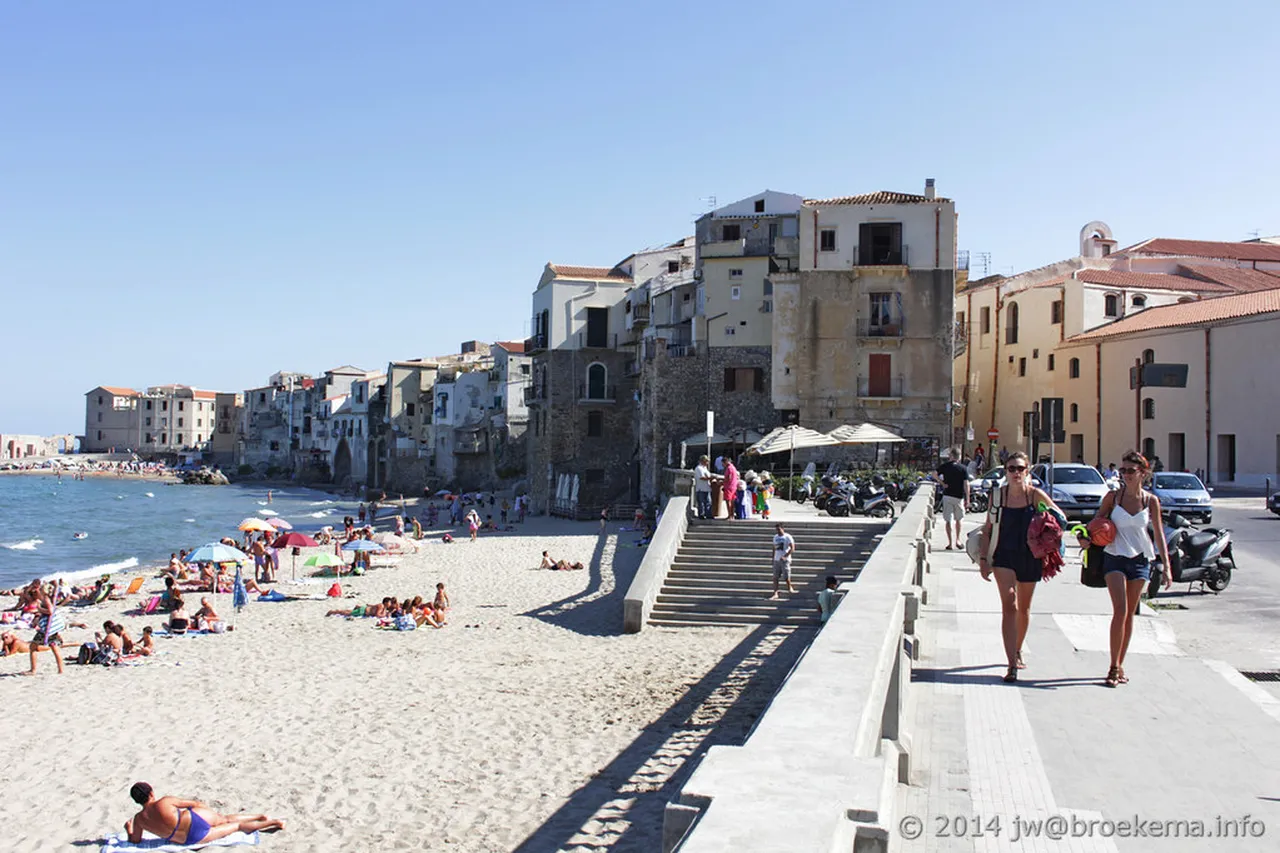 2. Hike to La Rocca: Panoramic Views and Ancient Ruins