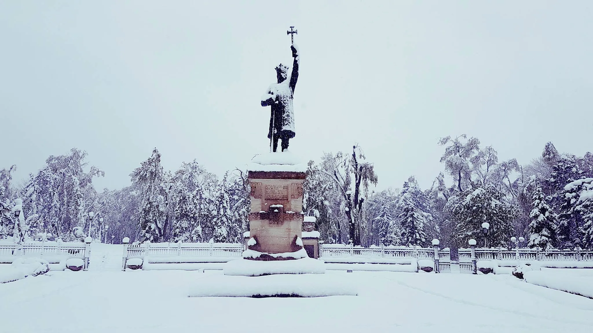 1. The Great National Assembly Square: Heart of Chişinău