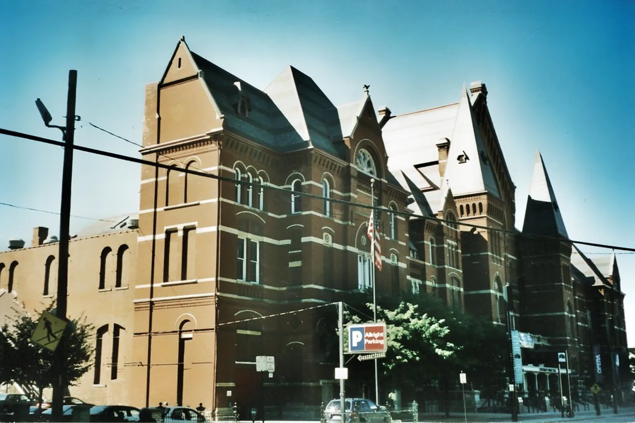 5. Experience the Over-the-Rhine District: A Culinary and Craft Beer Hotspot