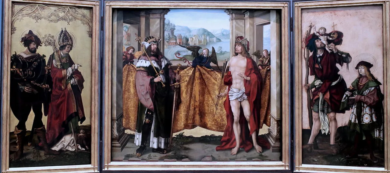 5. Visit the Stunning House of Heads (Maison des Têtes)