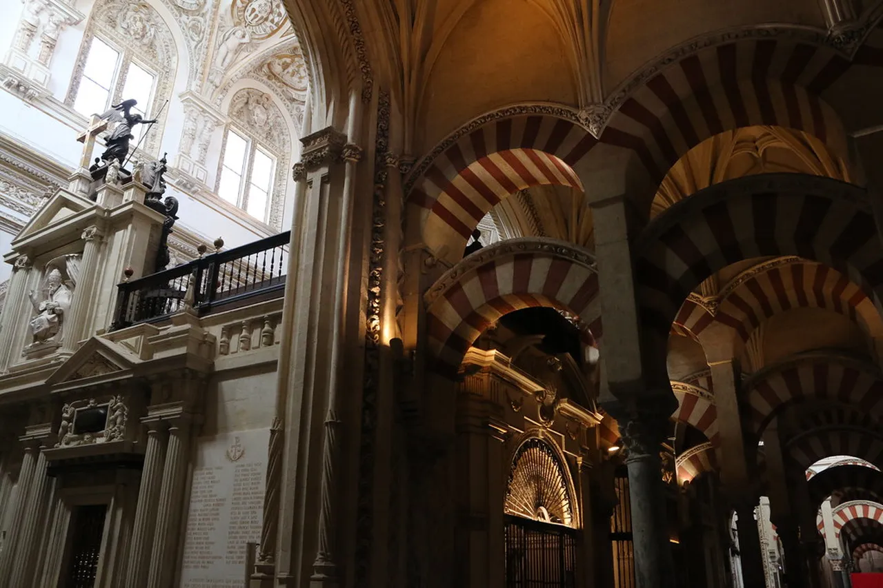5. Explore the Alcázar de los Reyes Cristianos: A Fortress of History