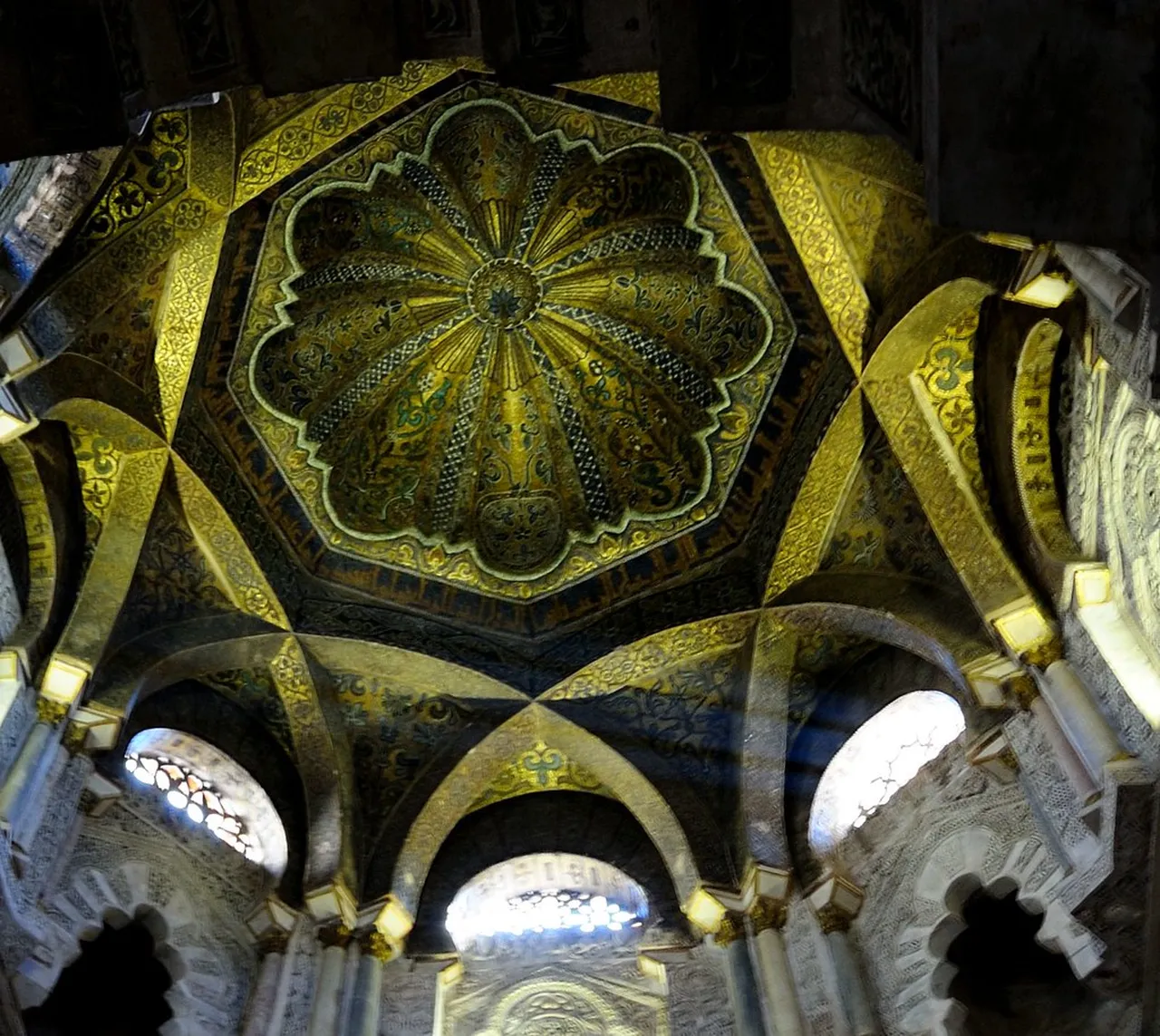 2. Stroll Through the Historic Jewish Quarter: A Step Back in Time