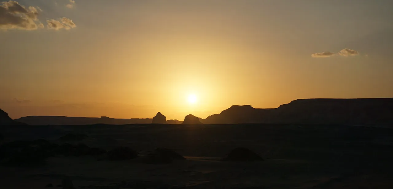 2. Kite Surfing in Dakhla: A Paradise for Water Sports Enthusiasts