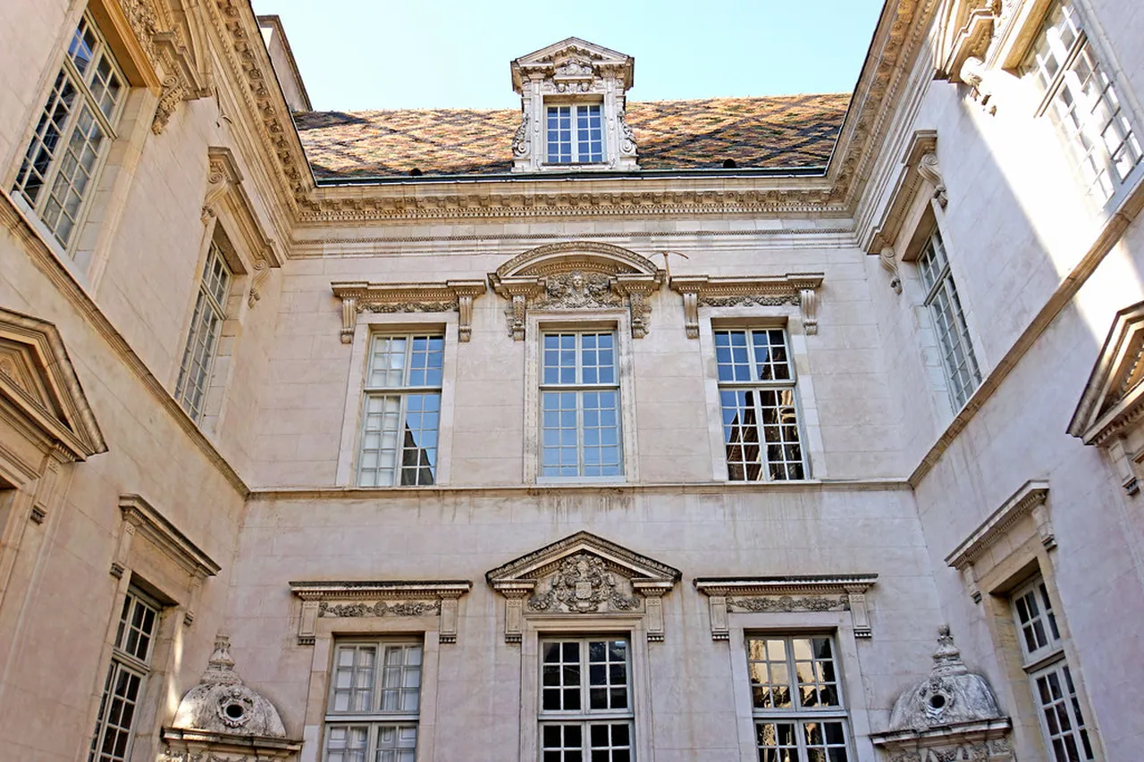 4. Strolling the Historic Streets of Dijon’s City Center