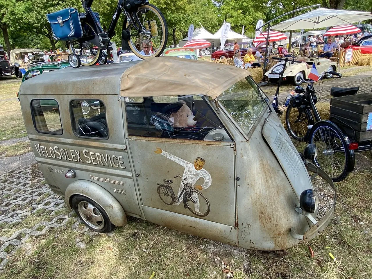 5. Local Cuisine: Tasting Authentic Düsseldorf Culture Through Food