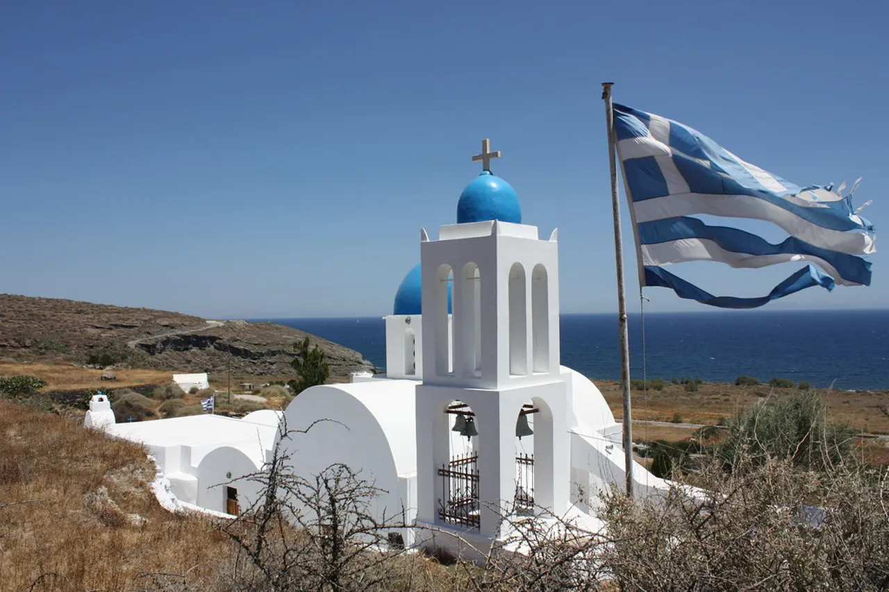 5. Wine Tasting in Fira: A Sip into the Rich Heritage of Santorini