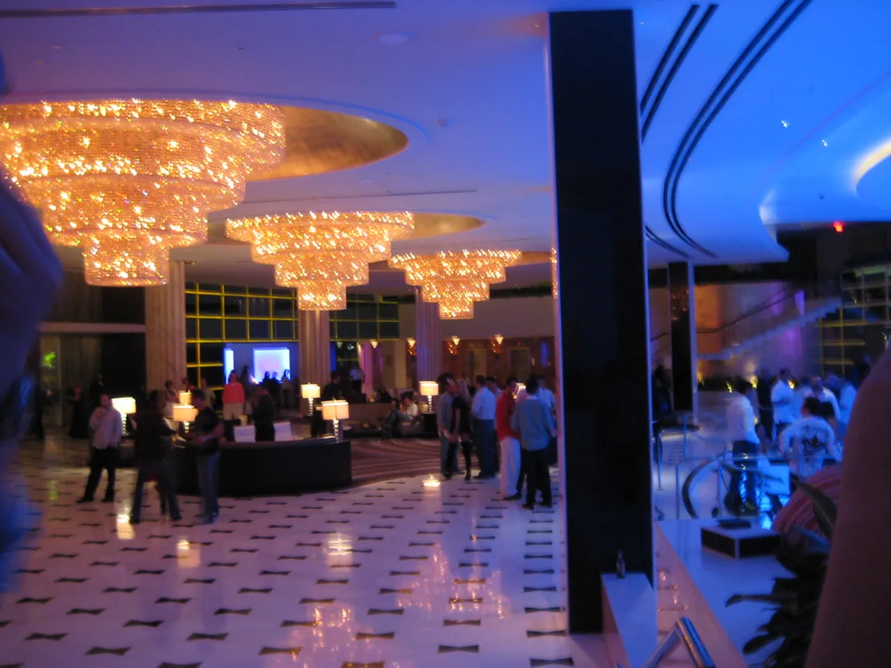 2. Experience the Energetic Atmosphere at Le 14