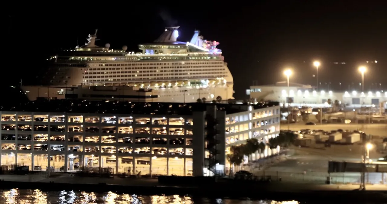 5. Taking a Sunset Cruise: Breathtaking Views on the Water