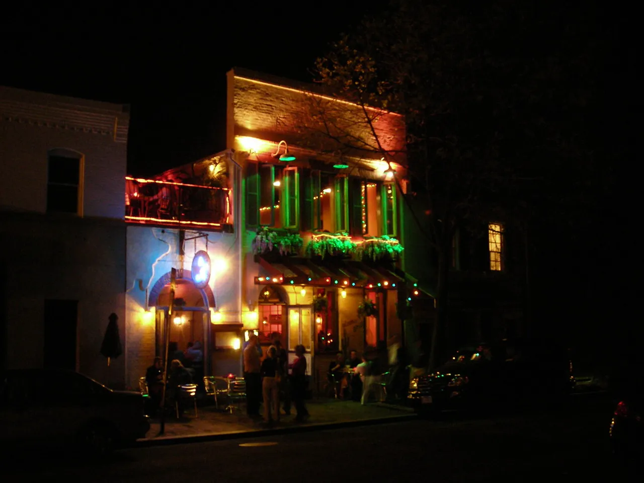 5. Discover Live Music Venues for an Atmospheric Evening