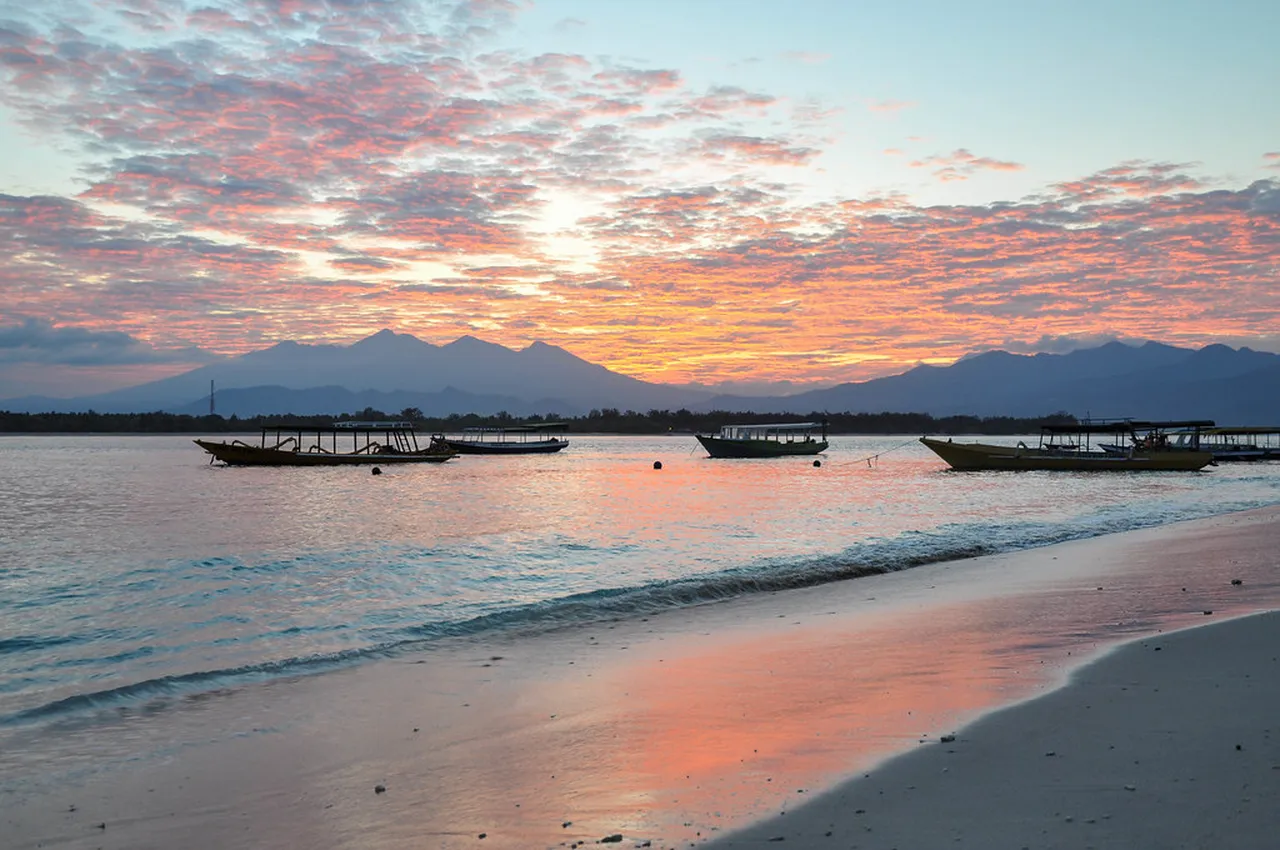3. Local Cuisine: Savoring Authentic Gili Air Flavors