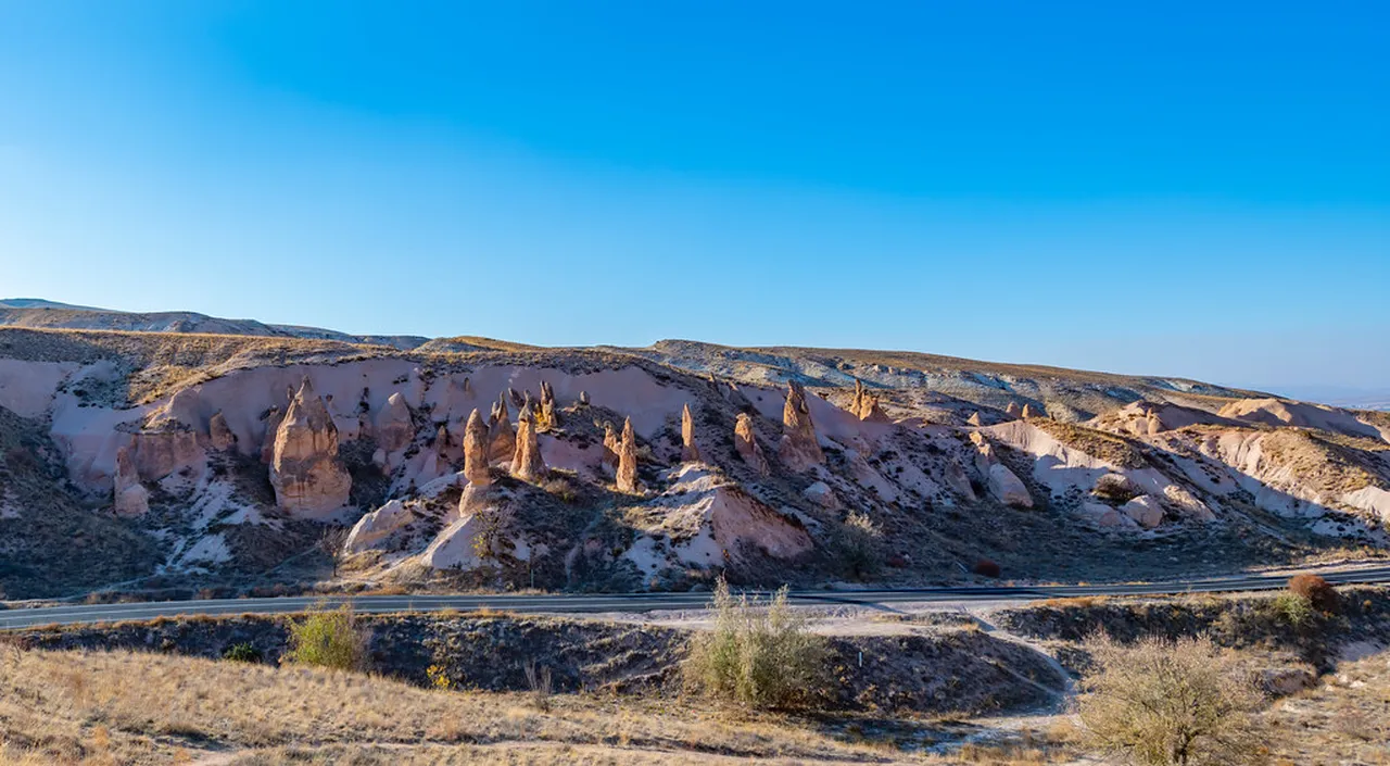 1. Hot Air Balloon Ride Over Göreme: A Bird’s Eye View of Cappadocia