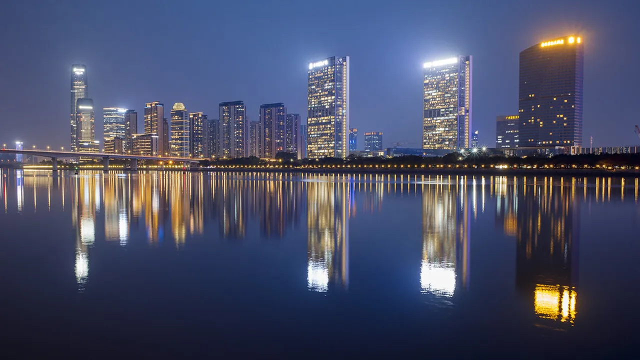 1. Canton Tower: The Iconic Skyline of Guangzhou