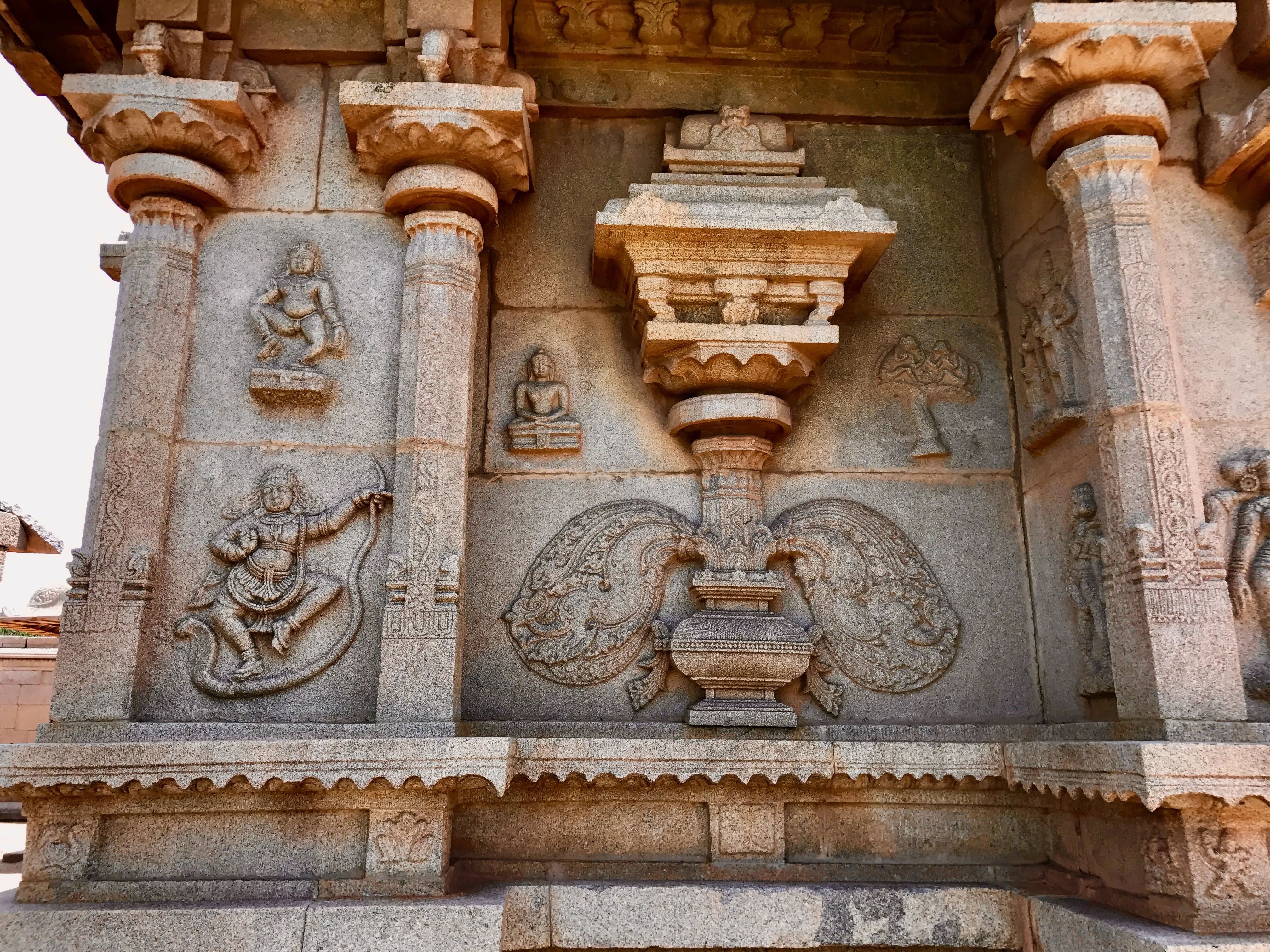 5. Hampi Bazaar: Shopping for Local Crafts and Souvenirs