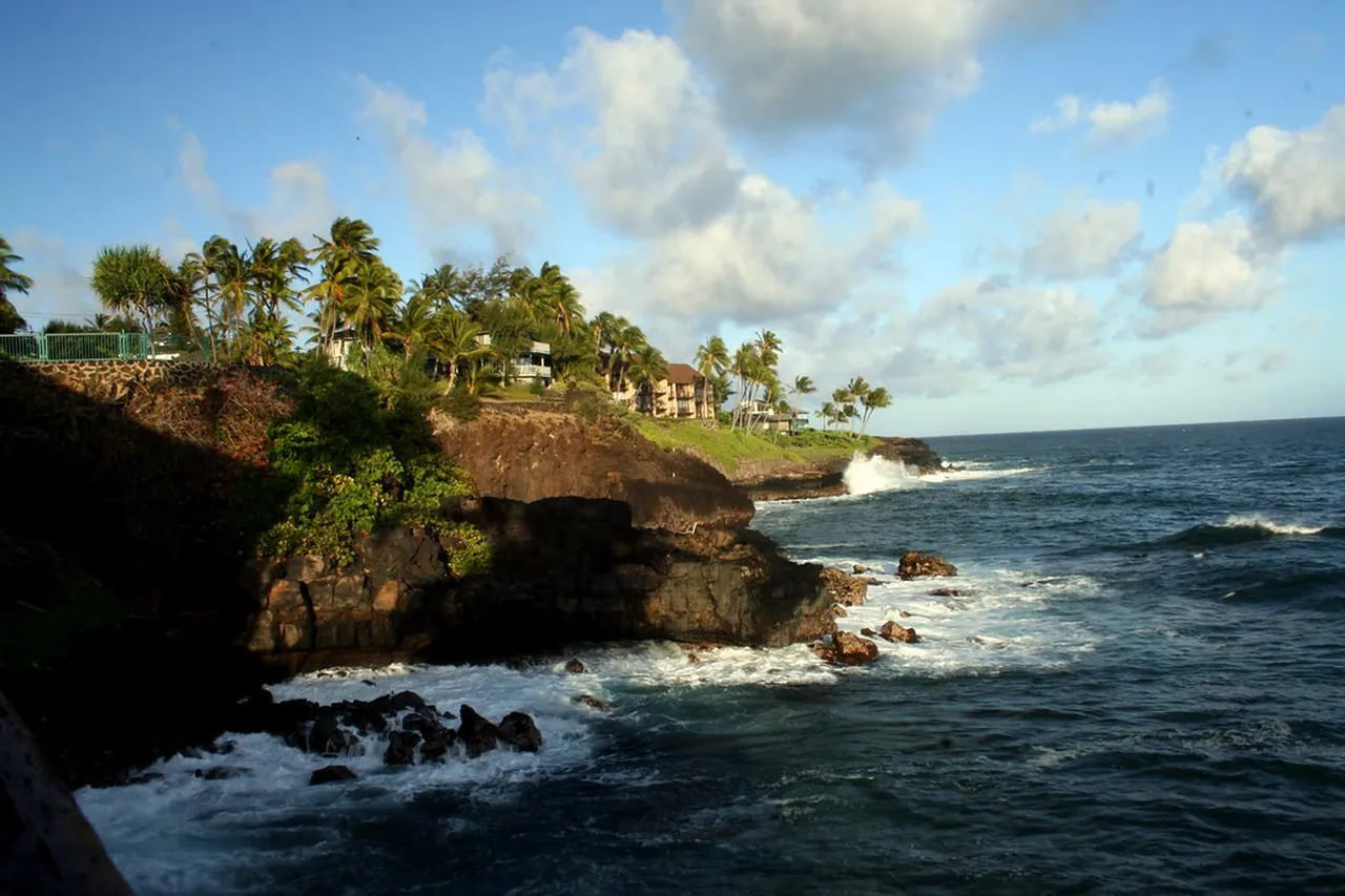 2. The Iconic Hanalei Bay: A Beach Lover’s Paradise