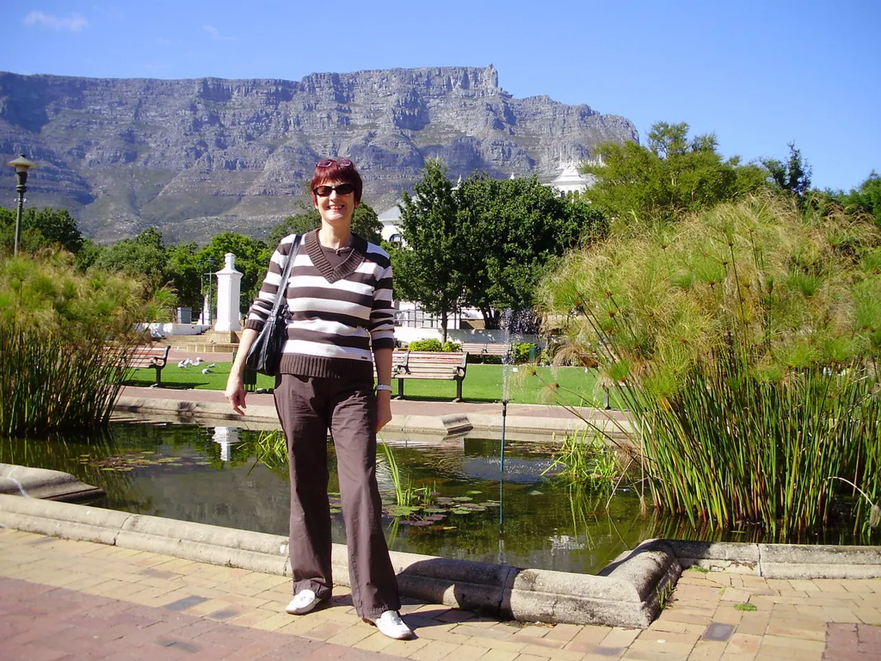 2. Strolling the Cliff Paths: Nature’s Scenic Walkway