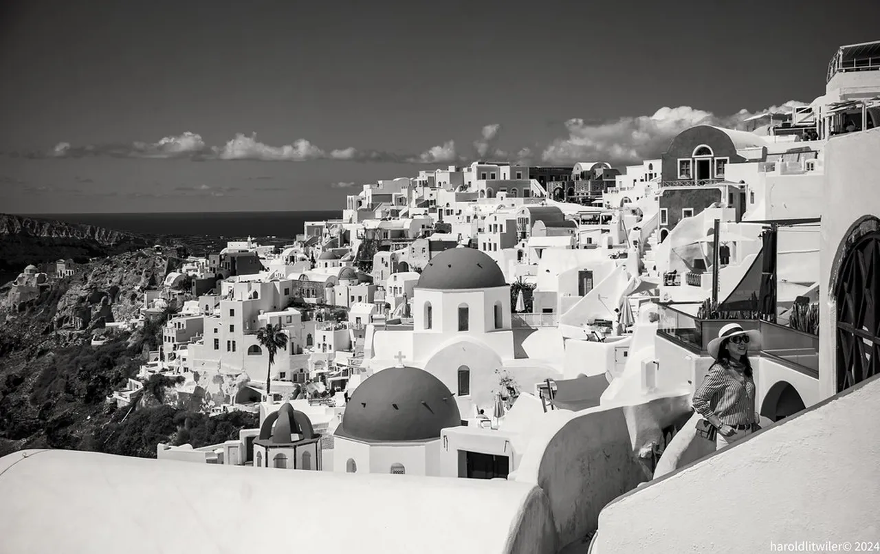 1. Exploring Hydra’s Historic Streets: A Walk Through Time