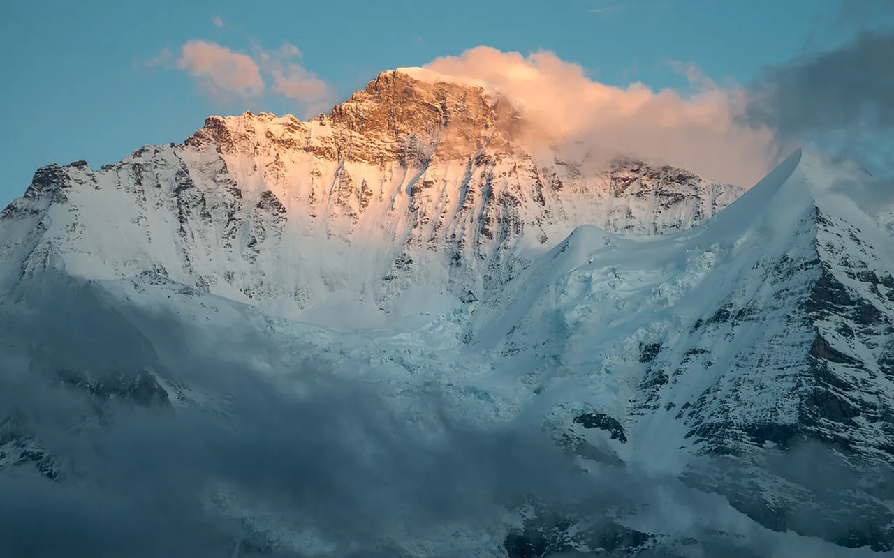 2. Scenic Train Rides to Jungfraujoch: The Top of Europe Experience