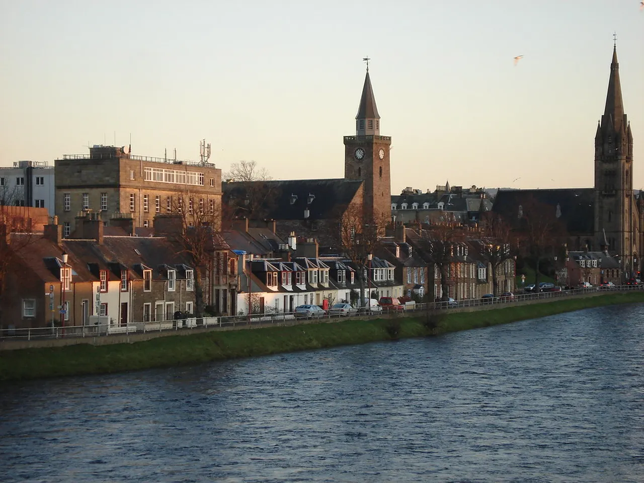 1. Experience Traditional Scottish Music in Pubs