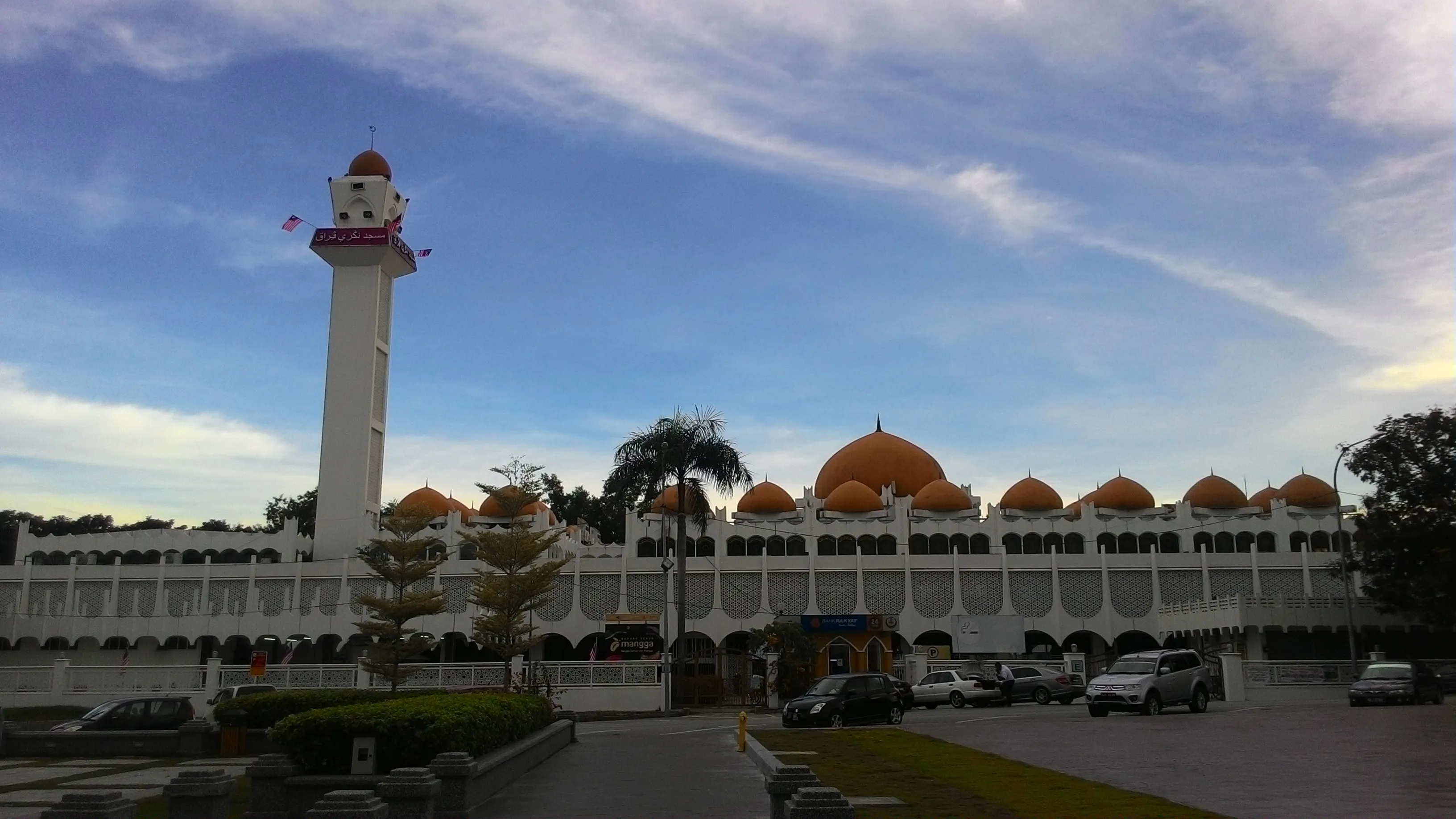 4. Admire the Beauty of Perak Cave Temple: Ancient Art & Architecture