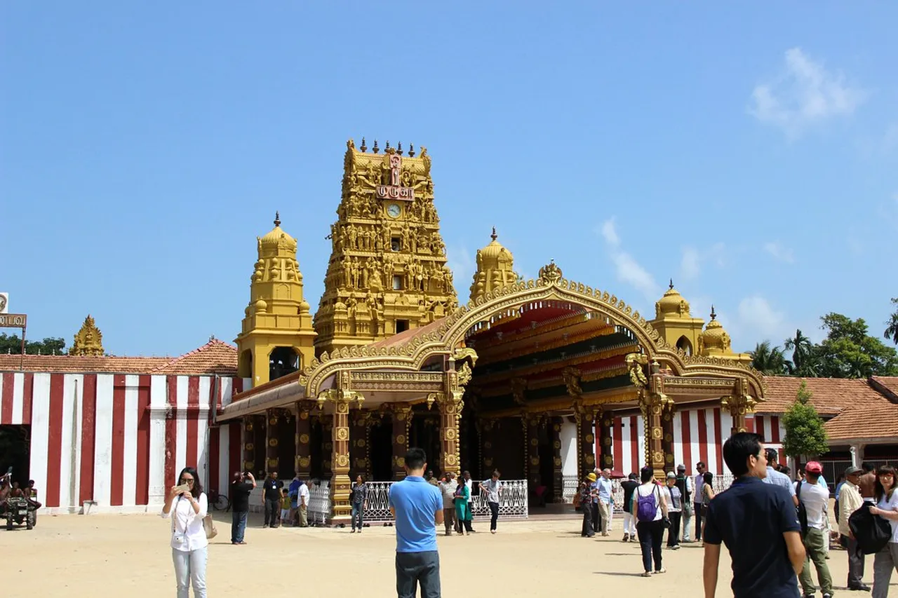 3. Journey to the Ruins of the Jaffna Library: A Symbol of Resilience
