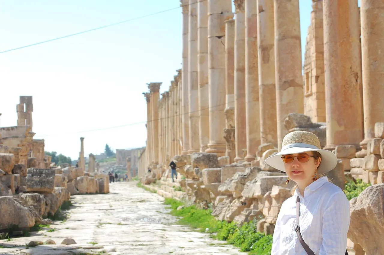 1. Explore the Ruins of the Ancient City of Jerash