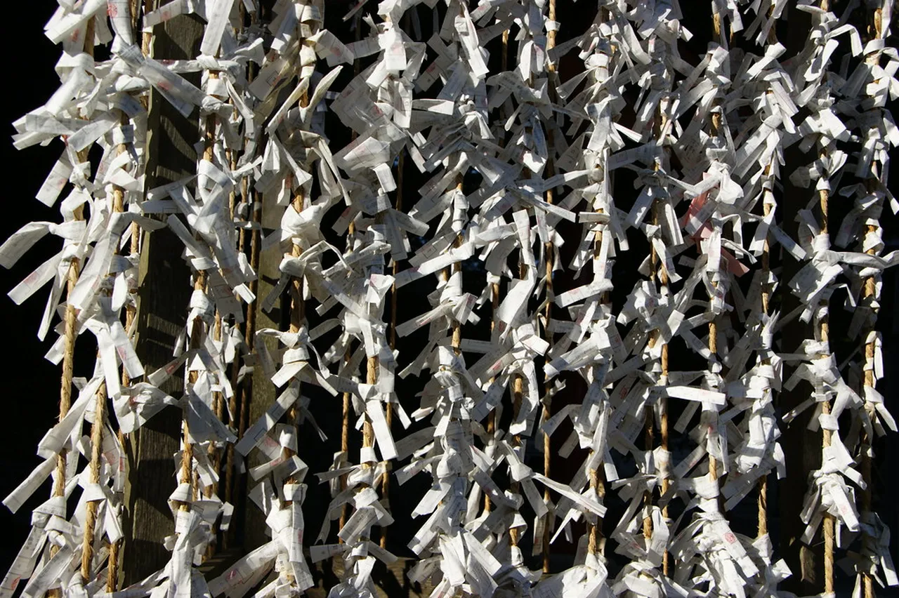 2. The Great Buddha of Kamakura: A Symbol of Peace