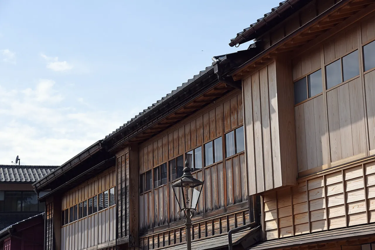 1. Kenrokuen Garden: A Masterpiece of Nature