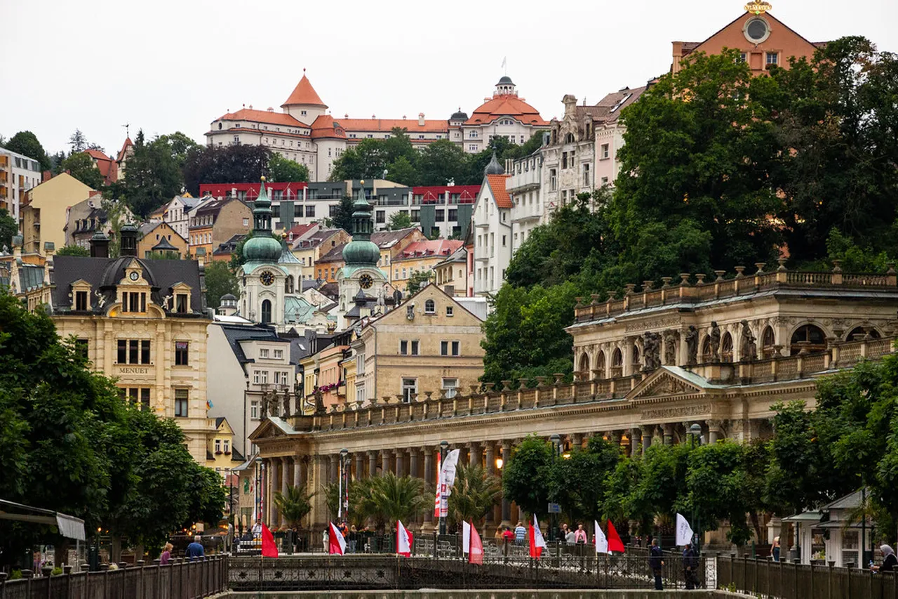 5. Gastronomic Delights: Tasting the Local Cuisine of Karlovy Vary