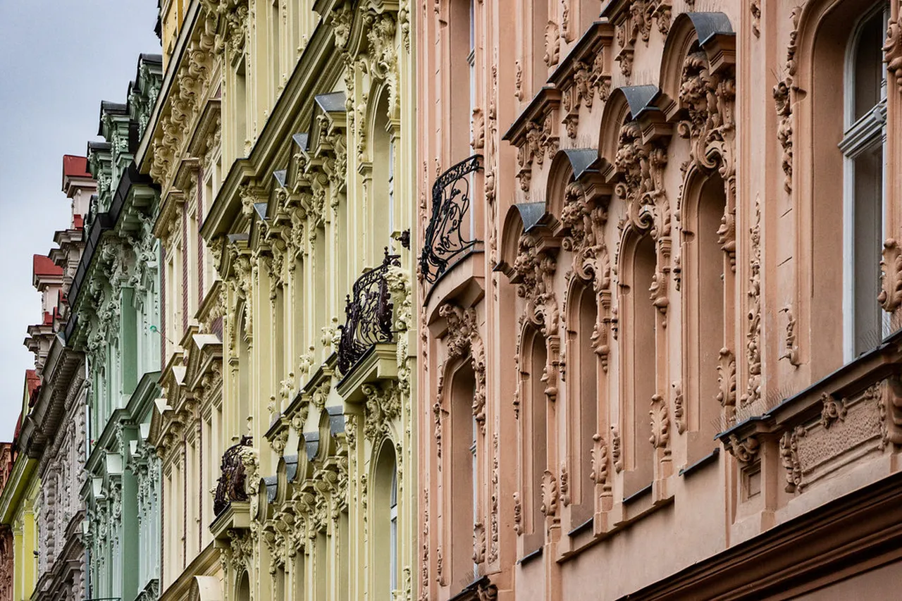 1. Discover the Healing Waters: Spa Treatments in Karlovy Vary