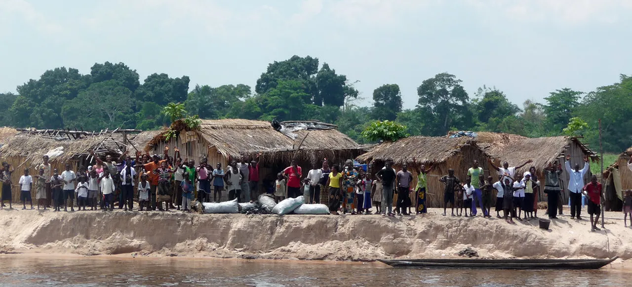 2. Exploring the Lindi Market: An Authentic Shopping Adventure