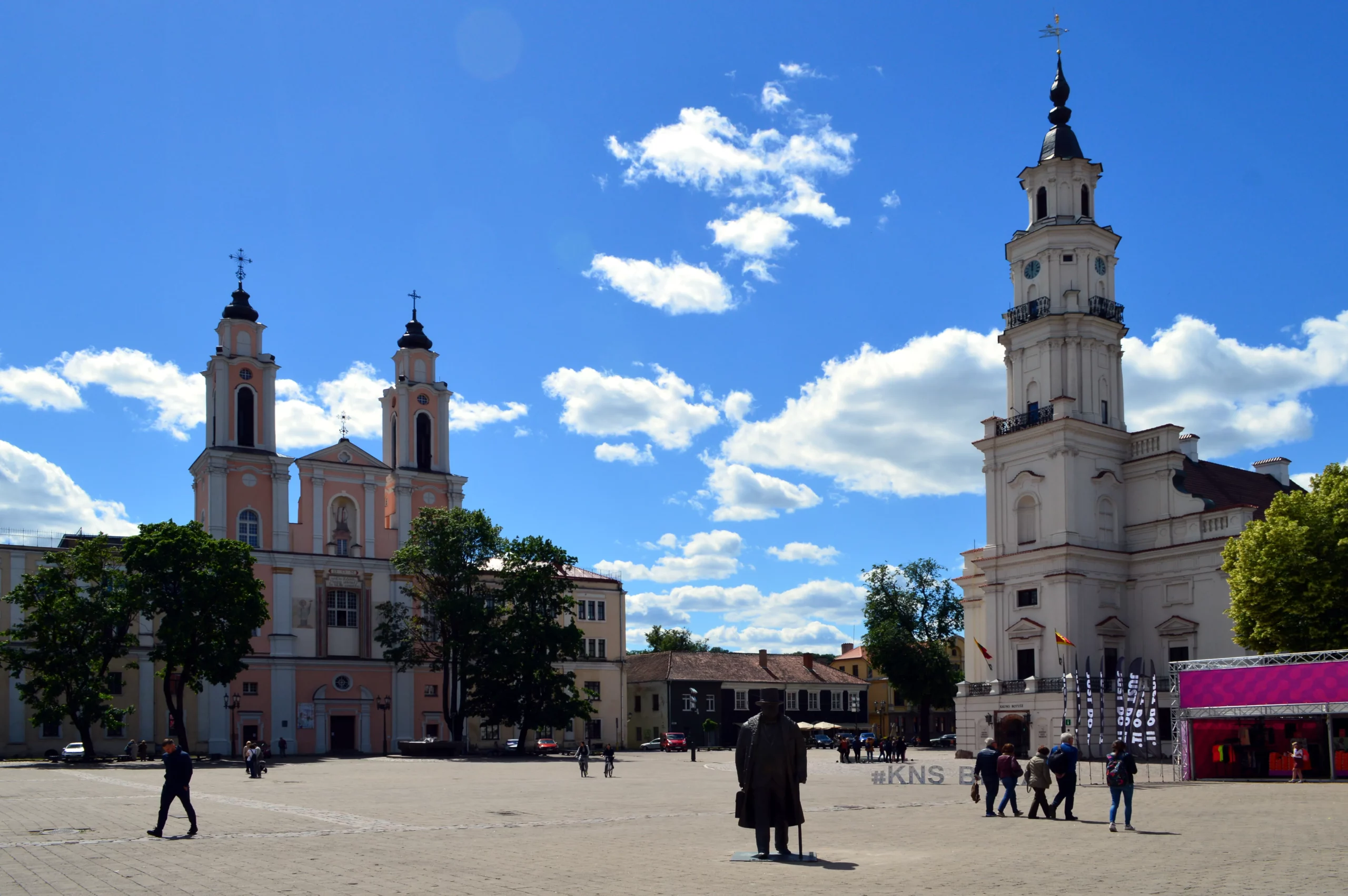 2. Explore the Old Town: A Walk Through Architectural Splendor