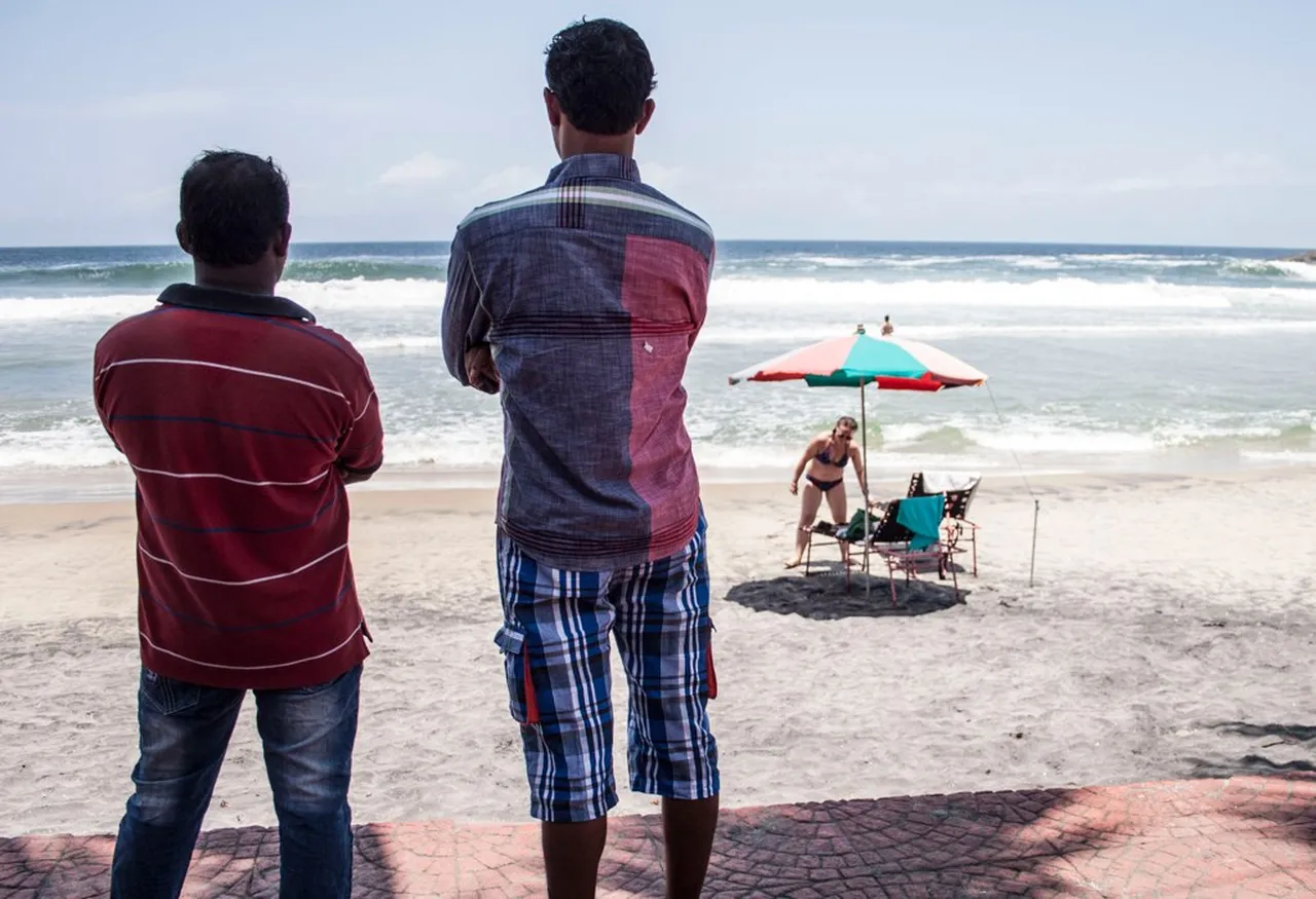 2. Indulging in Authentic Kerala Cuisine: A Culinary Journey