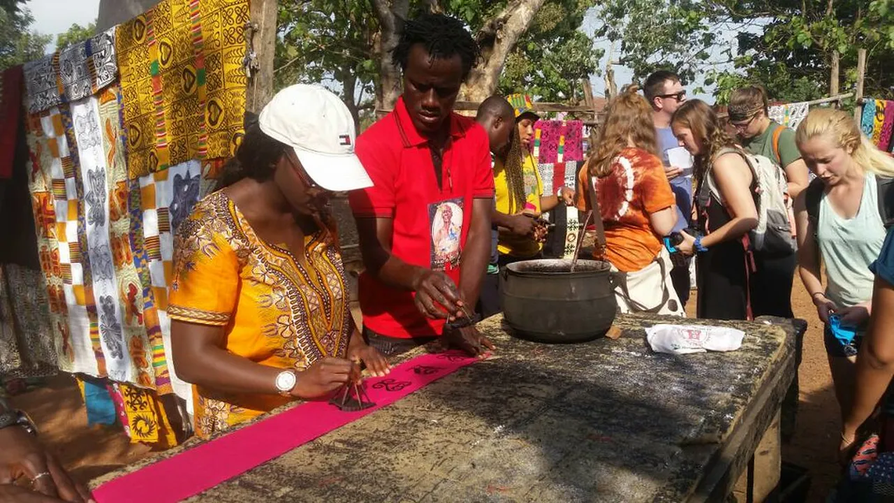 1. Visiting the Manhyia Palace: A Journey Through Ashanti History