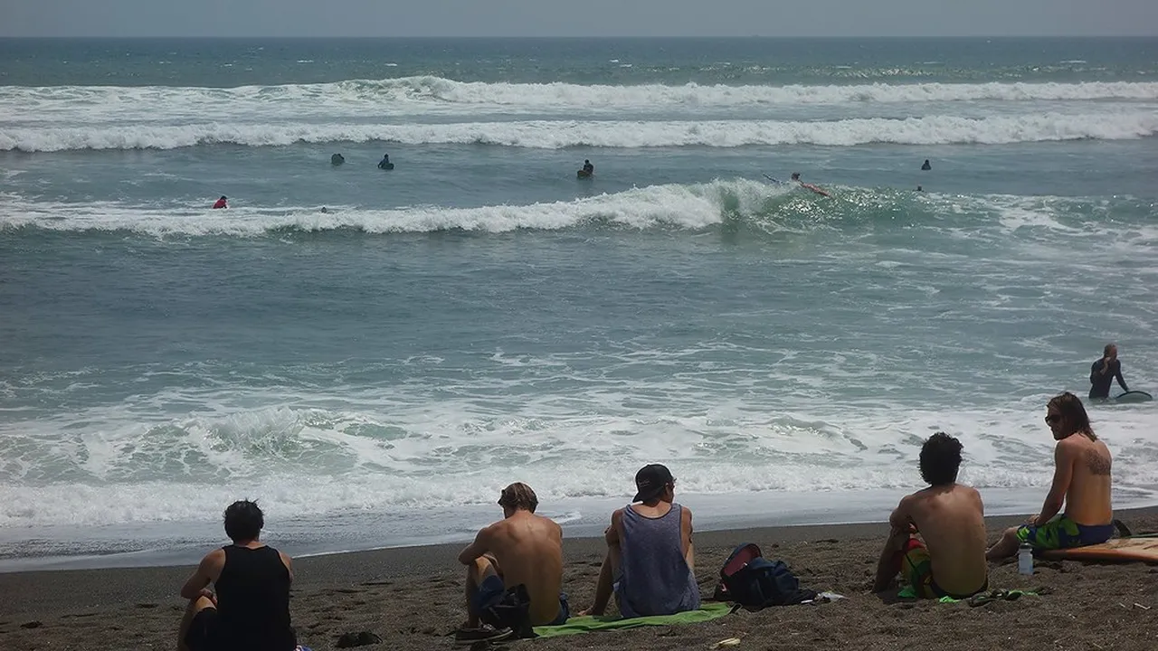 3. Discovering the Vibrant Nightlife Scene in Kuta
