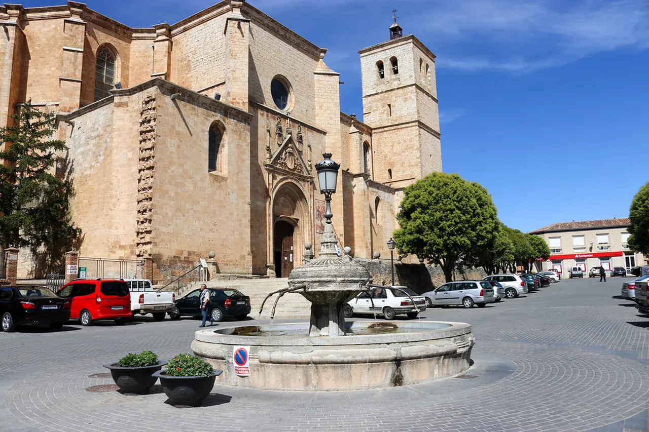 4. Visit the Iconic Plaza del Adelantado
