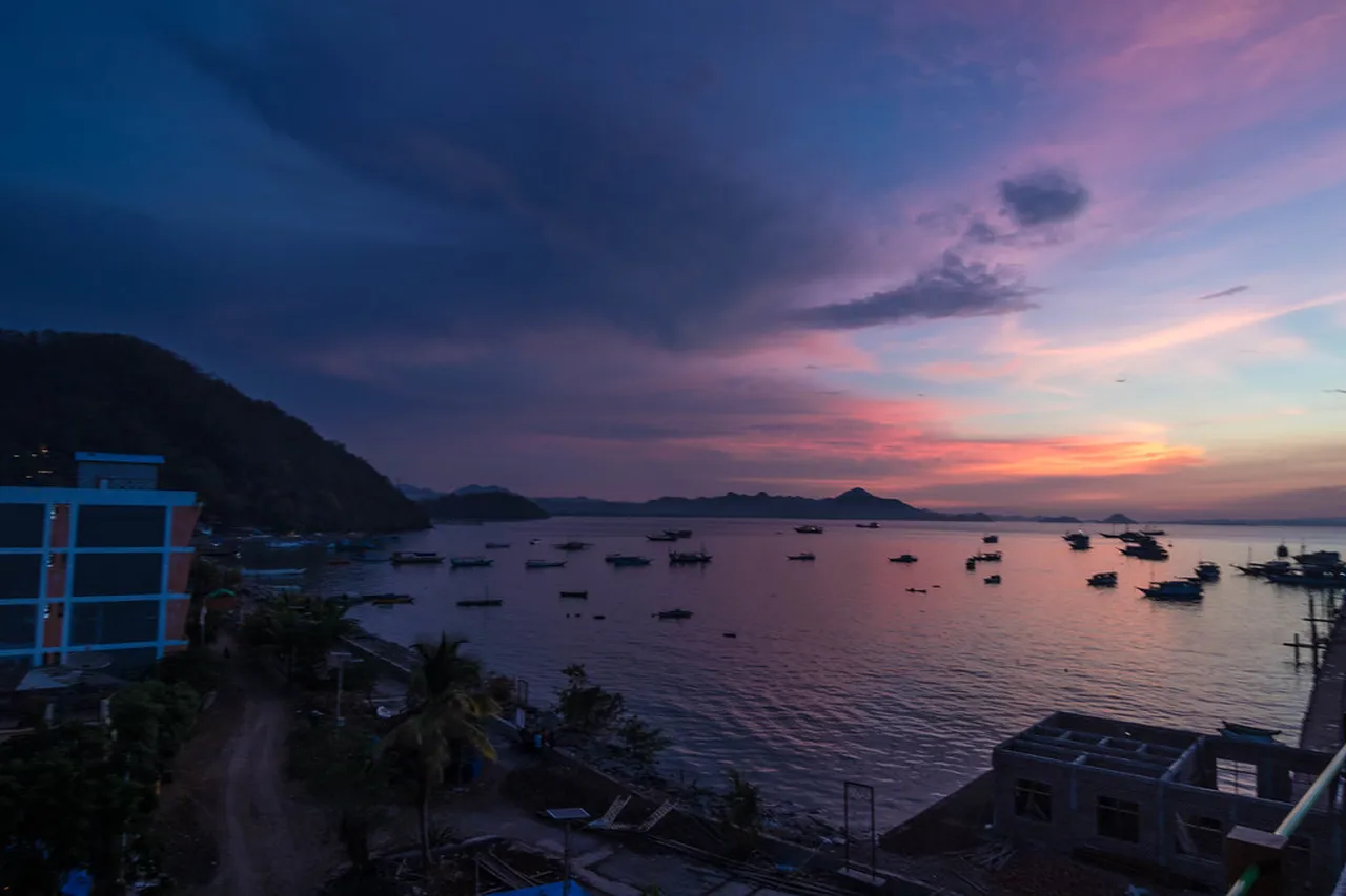4. The Arts of Weaving: Traditional Crafts of Labuan Bajo