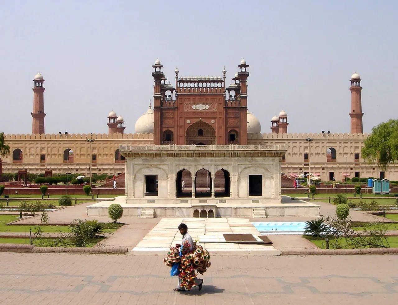 2. Lahore Fort: A Historical Icon with a Grand Legacy