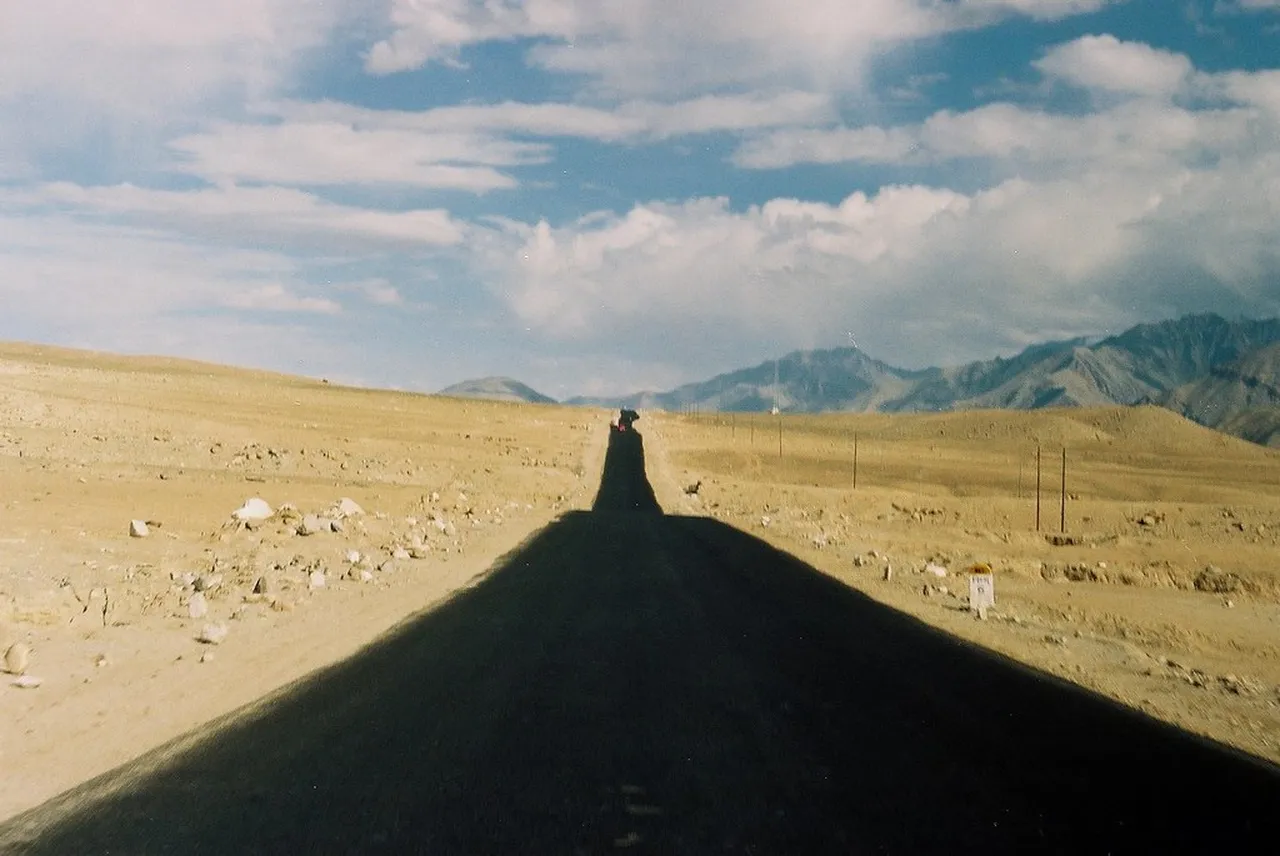 4. Cycling from Leh to Khardung La: A Cyclist’s Dream Route