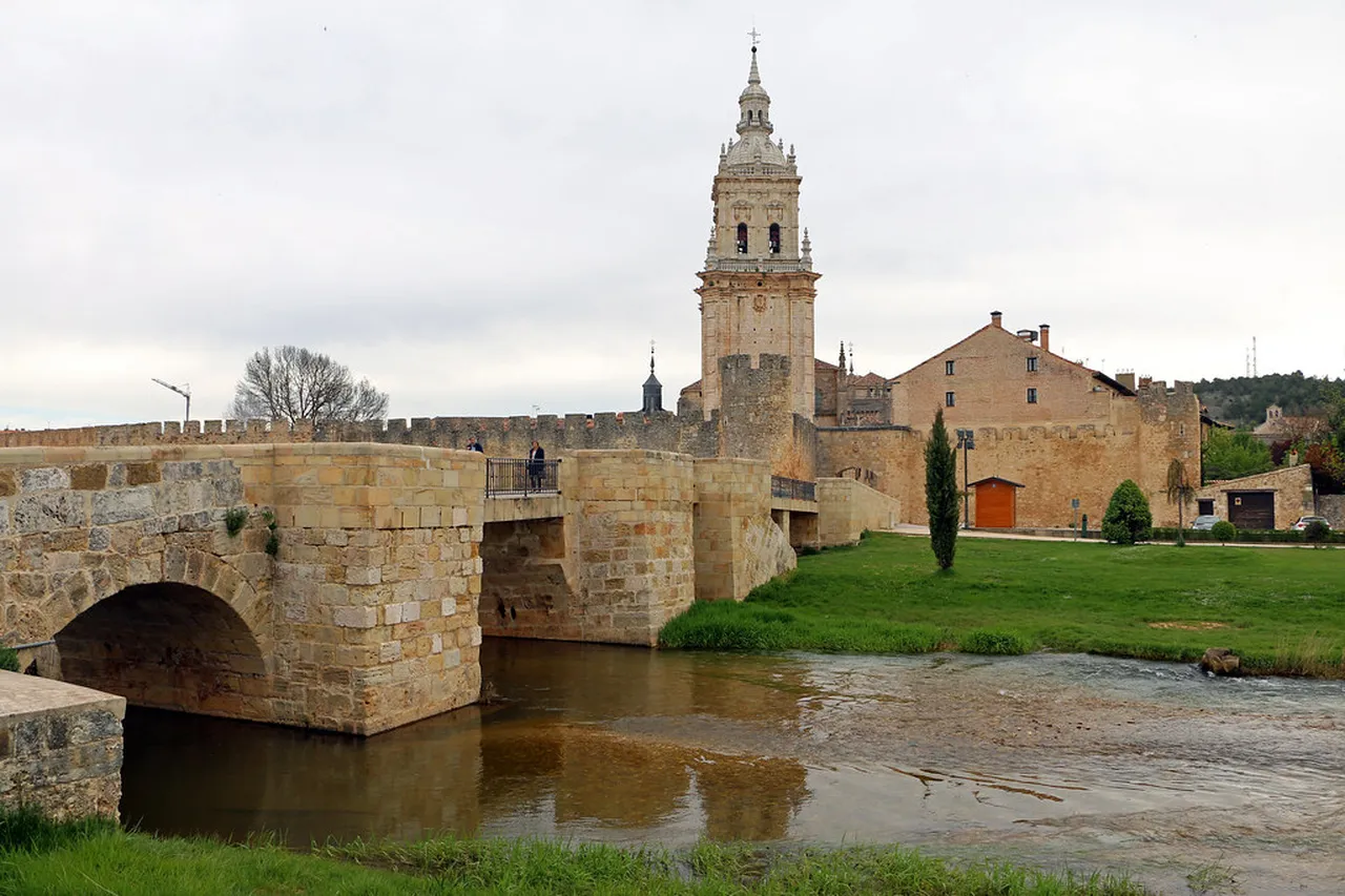 2. Discover the Colorful Street Art: A Reflection of León Culture