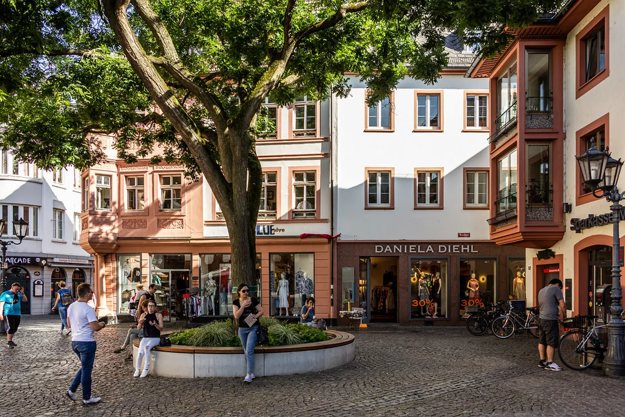 2. Discover Mainz Cathedral: A Marvel of Romanesque Architecture