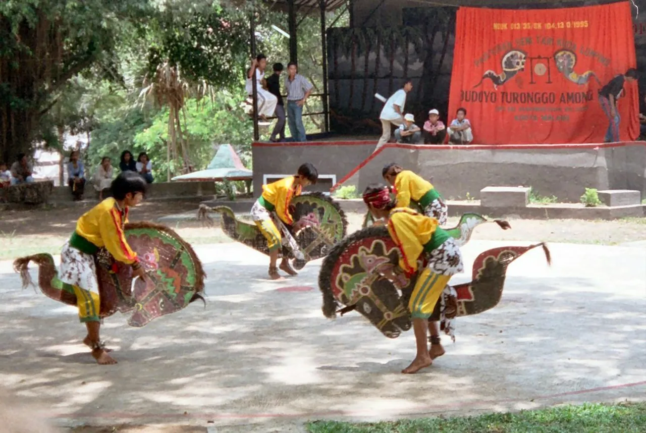 1. Experience Traditional Malang Cuisine: A Flavorful Journey