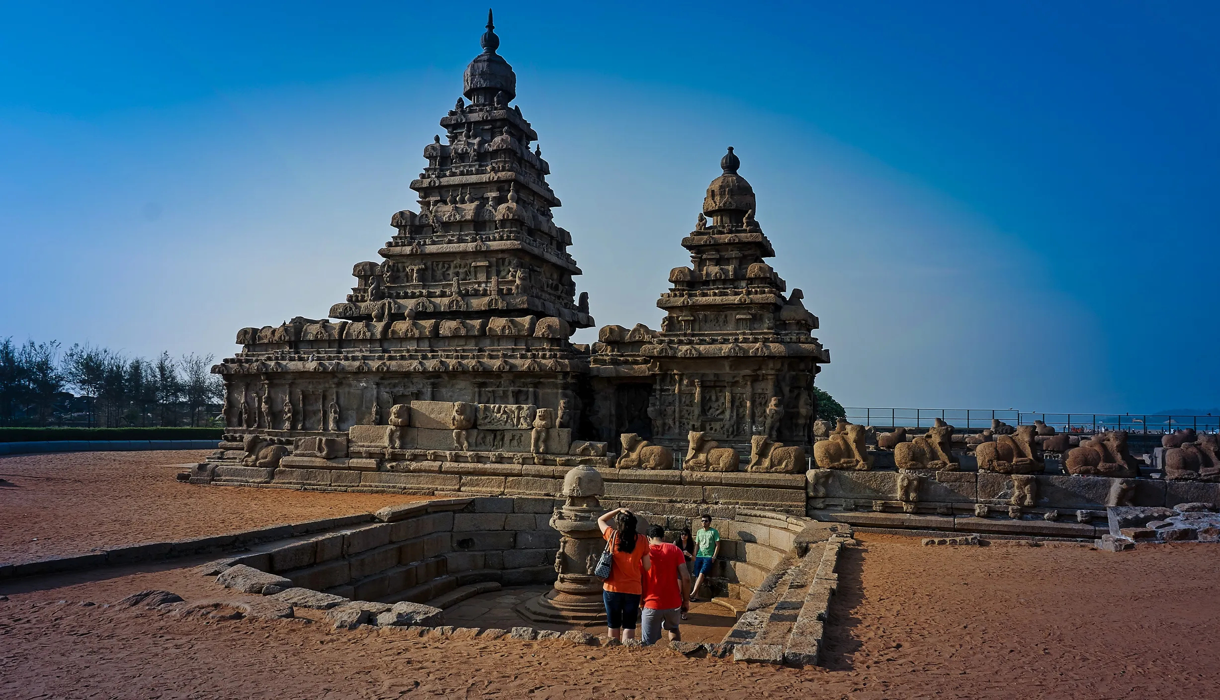 1. The Shore Temple: An Architectural Marvel of the Pallavas