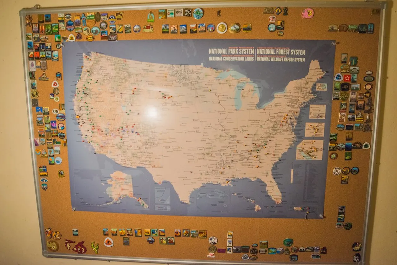 1. Exploring Local Arts: A Glimpse into Mammoth Lakes Culture