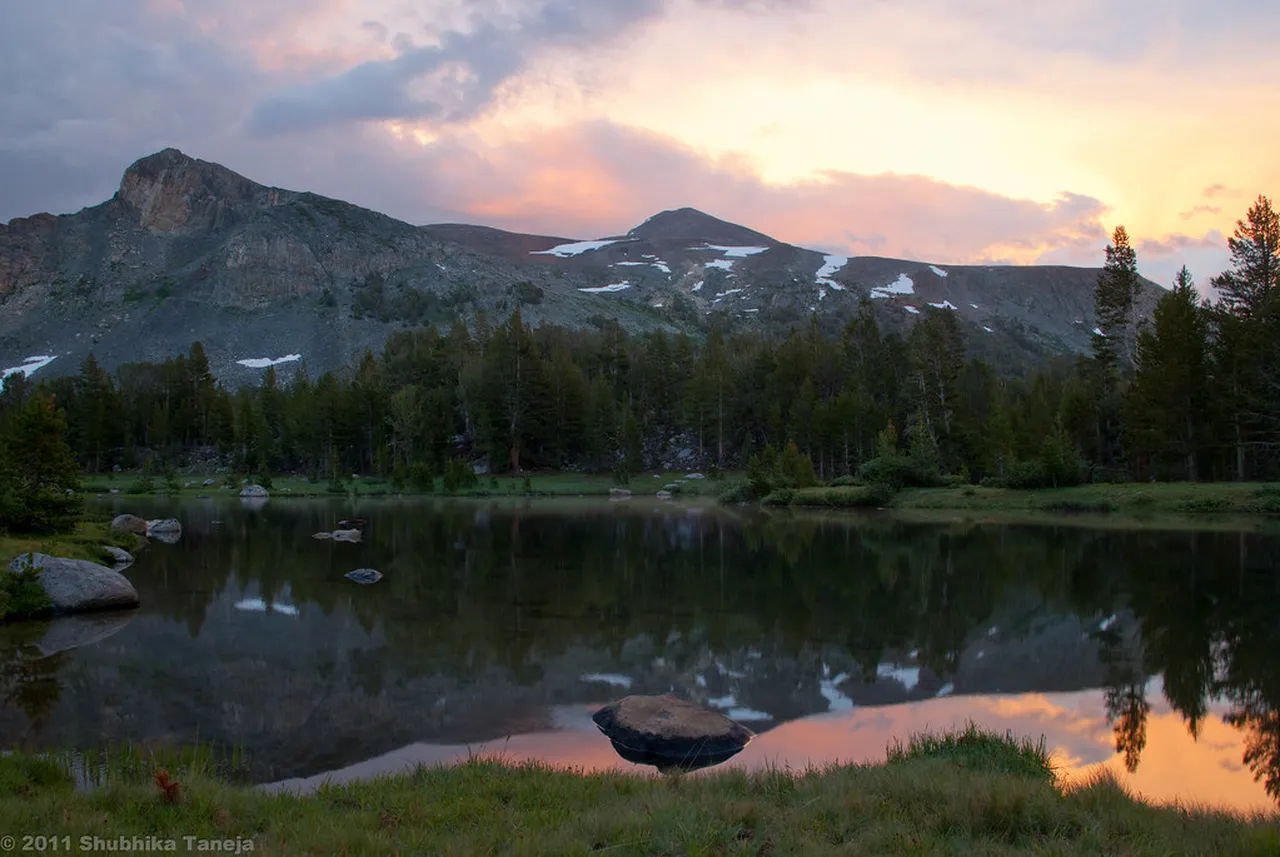 2. Discover the Stunning Lakes: Crystal and Lake Mammoth